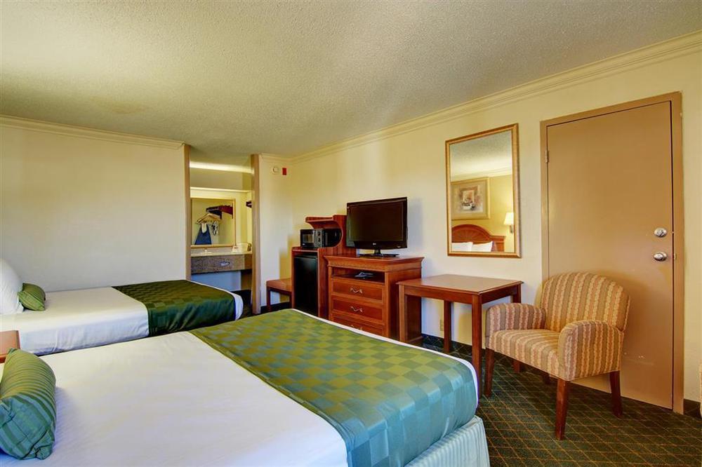 Ramada By Wyndham Macon Hotel Cameră foto